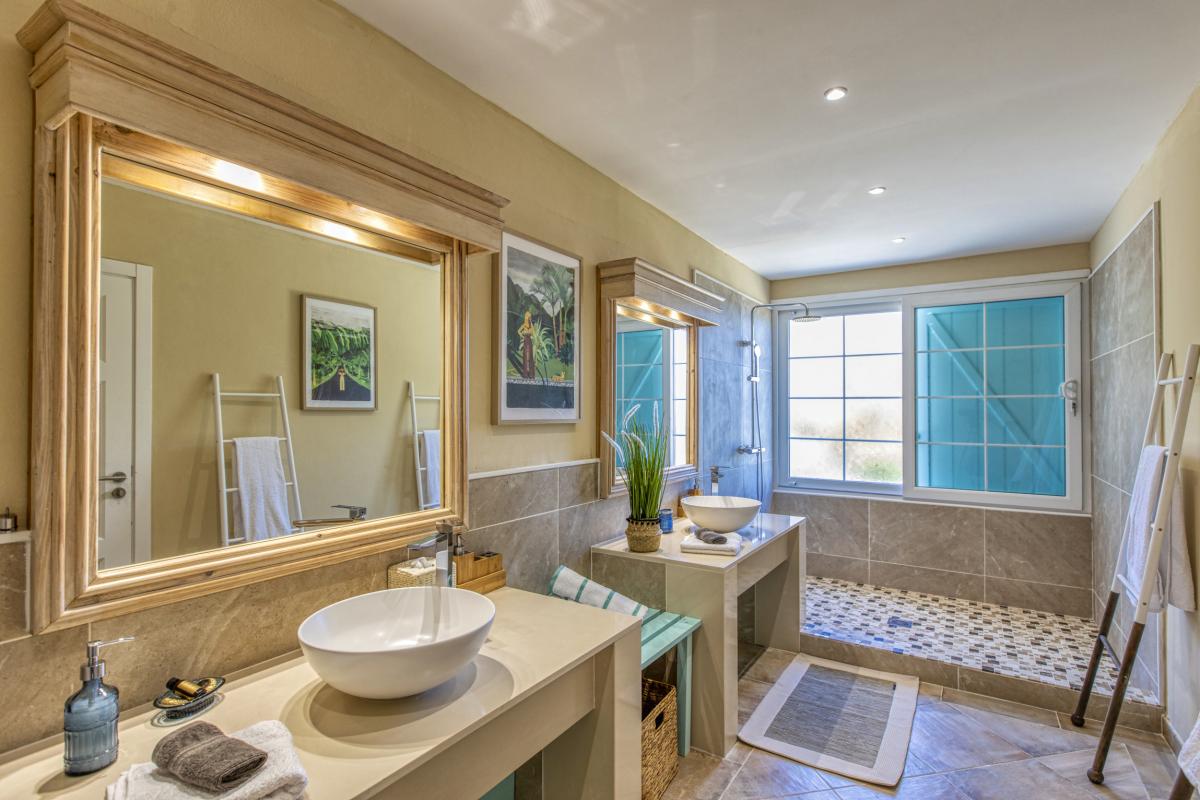 A louer villa 4 chambre Terres Basses Saint Martin_ Salle d'eau - 32
